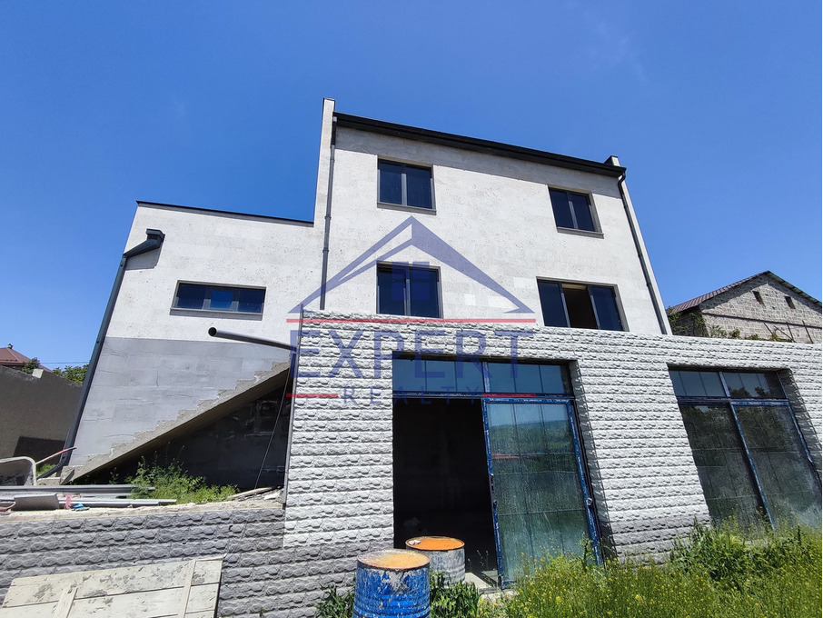 ԱՌԻՆՋ, ԱՌԻՆՋ ԳՅՈՒՂ, 6 ՍԵՆՅԱԿ