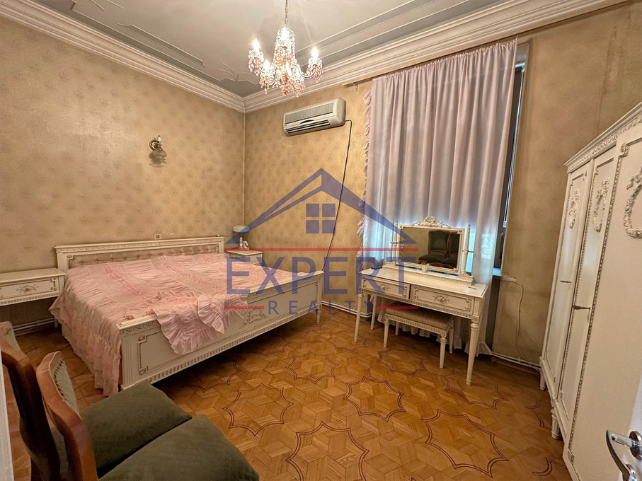 ԷՐԵԲՈՒՆԻ, ՏԻԳՐԱՆ ՄԵԾԻ ՊՈՂՈՏԱ, 4 ՍԵՆՅԱԿ