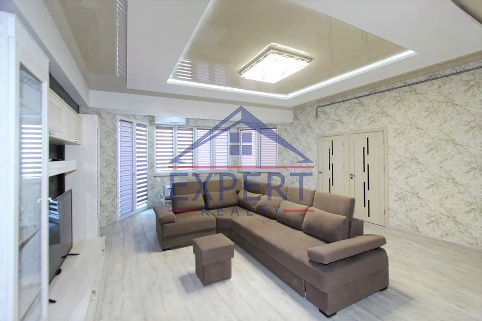 ԿԵՆՏՐՈՆ, ԱԼԵՔ ՄԱՆՈՒԿՅԱՆ, 4 ՍԵՆՅԱԿ