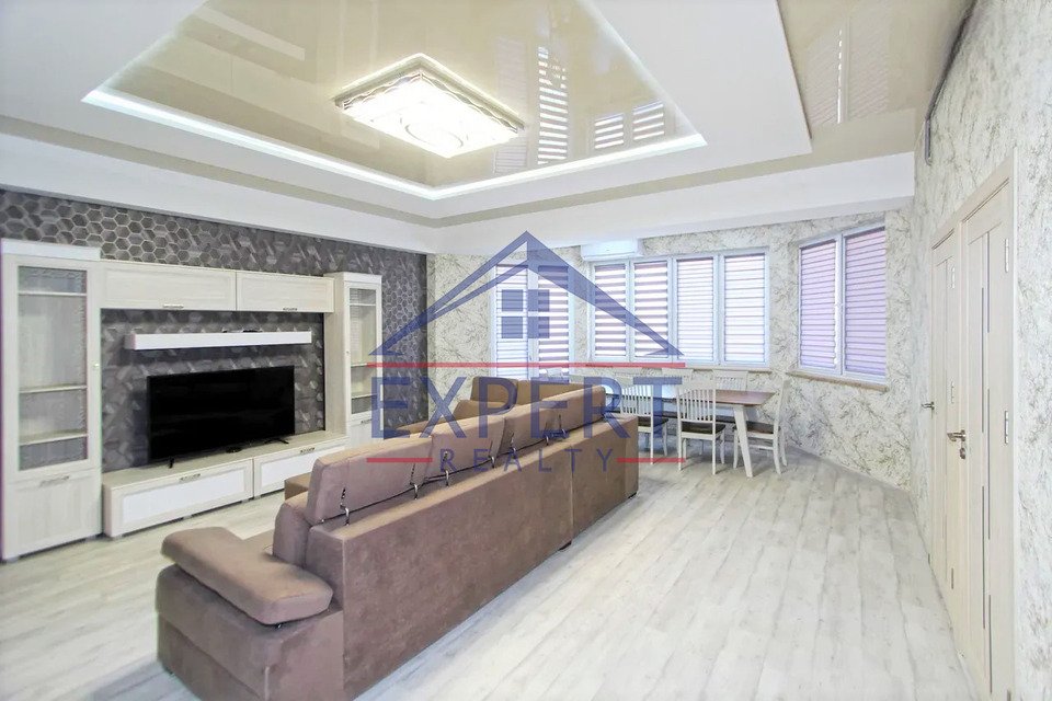 ԿԵՆՏՐՈՆ, ԱԼԵՔ ՄԱՆՈՒԿՅԱՆ, 4 ՍԵՆՅԱԿ