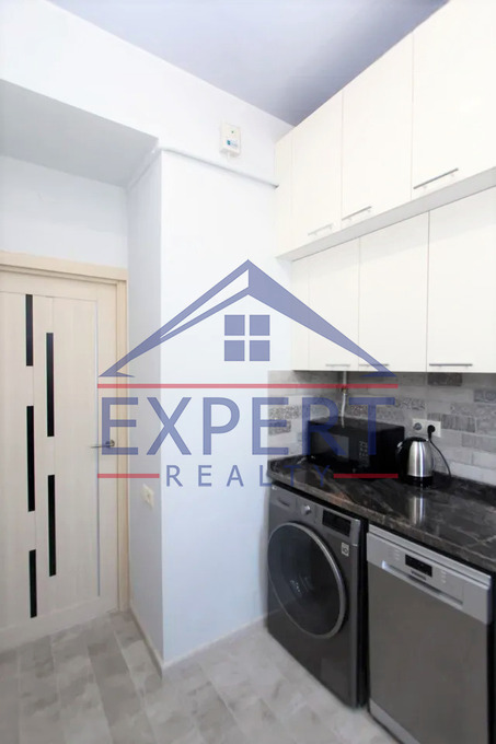 ԿԵՆՏՐՈՆ, ԱԼԵՔ ՄԱՆՈՒԿՅԱՆ, 4 ՍԵՆՅԱԿ