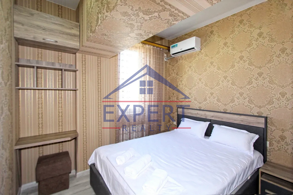 ԿԵՆՏՐՈՆ, ԱԼԵՔ ՄԱՆՈՒԿՅԱՆ, 4 ՍԵՆՅԱԿ