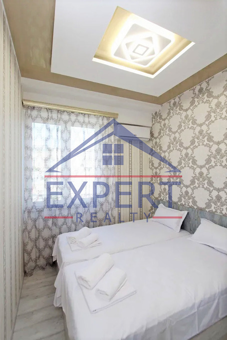 ԿԵՆՏՐՈՆ, ԱԼԵՔ ՄԱՆՈՒԿՅԱՆ, 4 ՍԵՆՅԱԿ