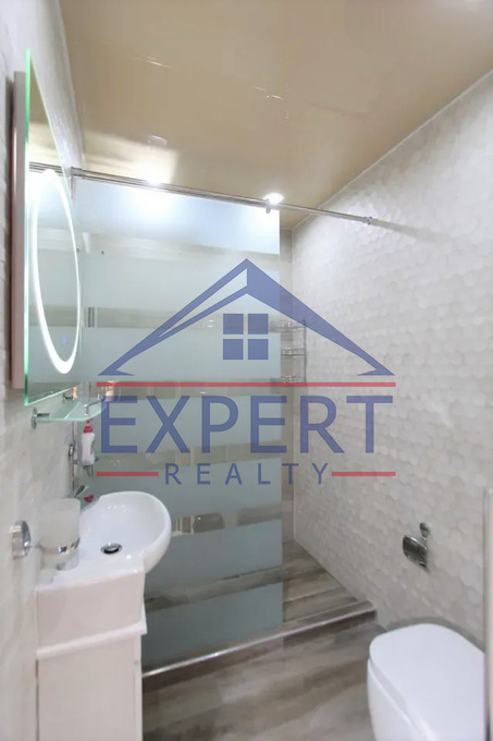 ԿԵՆՏՐՈՆ, ԱԼԵՔ ՄԱՆՈՒԿՅԱՆ, 4 ՍԵՆՅԱԿ