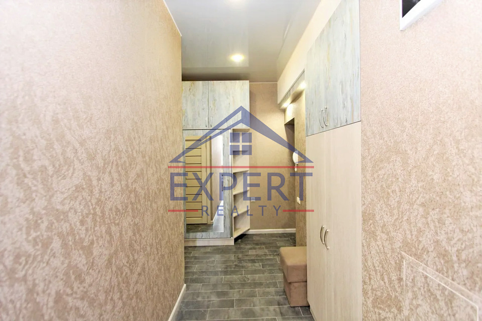 ԿԵՆՏՐՈՆ, ԱԼԵՔ ՄԱՆՈՒԿՅԱՆ, 4 ՍԵՆՅԱԿ