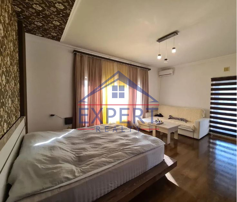 ՆՈՐ ՆՈՐՔ, ԲԱԳՐԵՎԱՆԴ ԹԱՂԱՄԱՍ, 5 ՍԵՆՅԱԿ