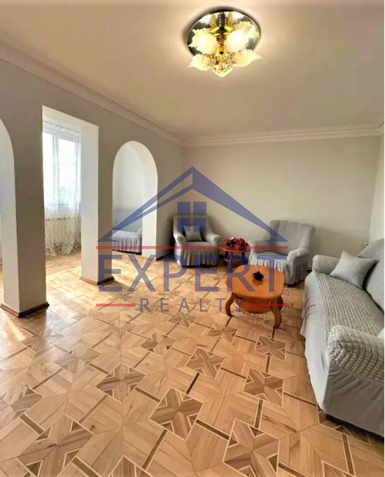 ՔԱՆԱՔԵՌ-ԶԵՅԹՈՒՆ, ՊԱՐՈՒՅՐ ՍԵՒԱԿԻ ՓՈՂՈՑ,  4 ՍԵՆՅԱԿ