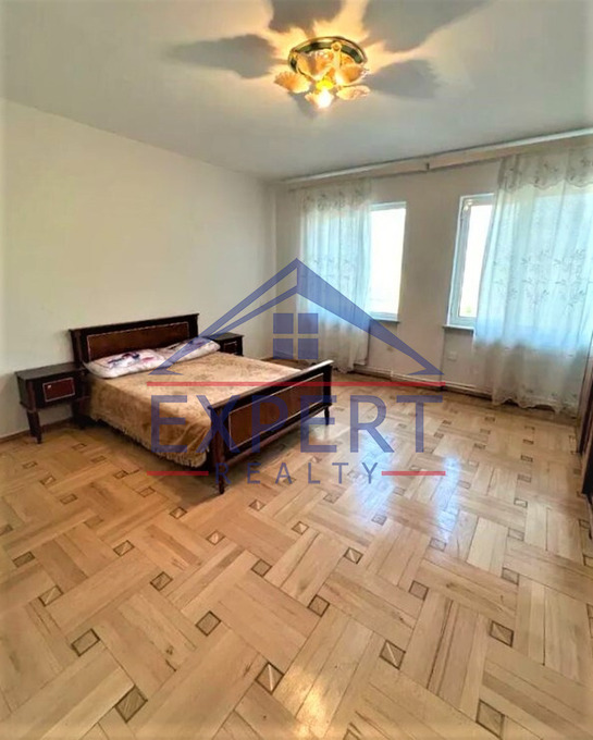 ՔԱՆԱՔԵՌ-ԶԵՅԹՈՒՆ, ՊԱՐՈՒՅՐ ՍԵՒԱԿԻ ՓՈՂՈՑ,  4 ՍԵՆՅԱԿ