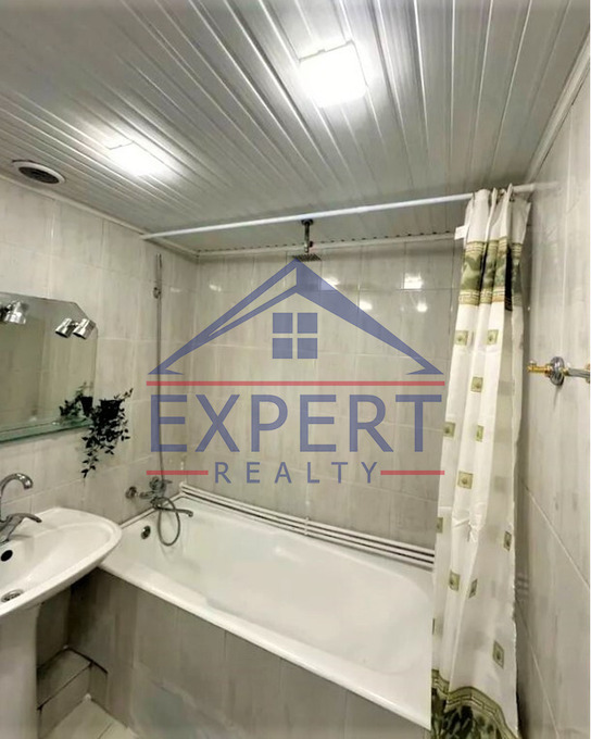 ՔԱՆԱՔԵՌ-ԶԵՅԹՈՒՆ, ՊԱՐՈՒՅՐ ՍԵՒԱԿԻ ՓՈՂՈՑ,  4 ՍԵՆՅԱԿ