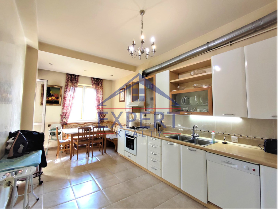 ԿԵՆՏՐՈՆ, ՊՈՒՇԿԻՆԻ ՓՈՂՈՑ, 6 ՍԵՆՅԱԿ