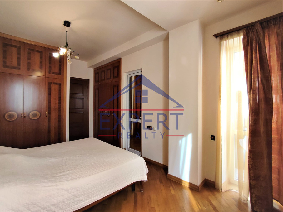 ԿԵՆՏՐՈՆ, ՊՈՒՇԿԻՆԻ ՓՈՂՈՑ, 6 ՍԵՆՅԱԿ