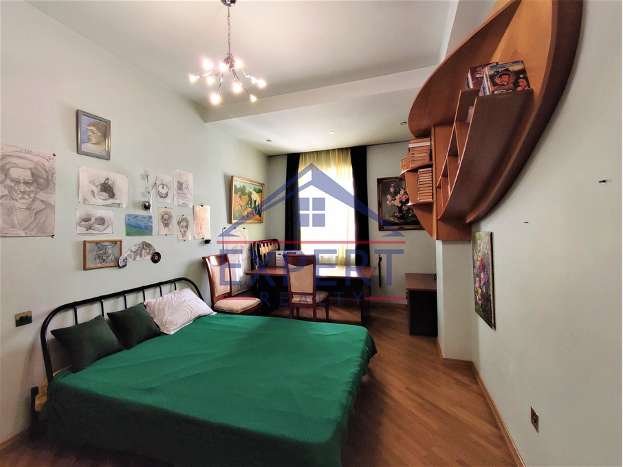 ԿԵՆՏՐՈՆ, ՊՈՒՇԿԻՆԻ ՓՈՂՈՑ, 6 ՍԵՆՅԱԿ