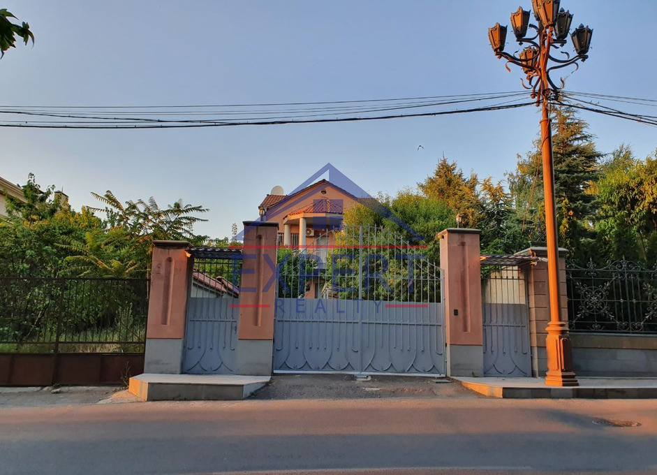 ՔԱՆԱՔԵՌ ԶԵՅԹՈՒՆ, ԲԱԲԱՅԱՆ ՓՈՂՈՑ, 5 ՍԵՆՅԱԿ