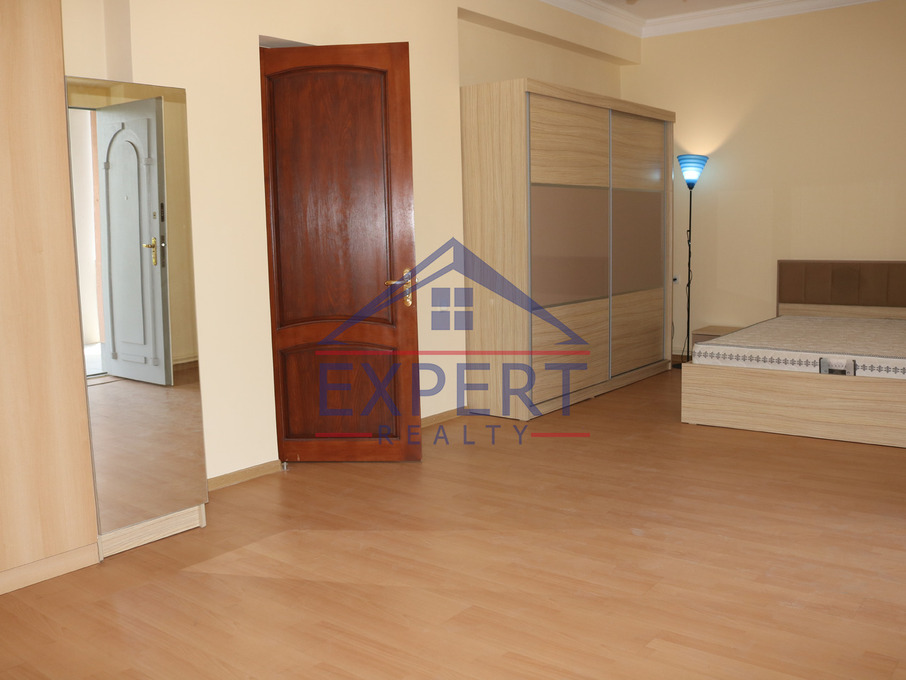 ՔԱՆԱՔԵՌ ԶԵՅԹՈՒՆ, ԲԱԲԱՅԱՆ ՓՈՂՈՑ, 5 ՍԵՆՅԱԿ