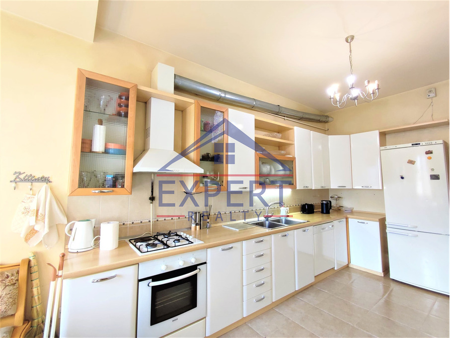 ԿԵՆՏՐՈՆ, ՊՈՒՇԿԻՆԻ ՓՈՂՈՑ, 6 ՍԵՆՅԱԿ