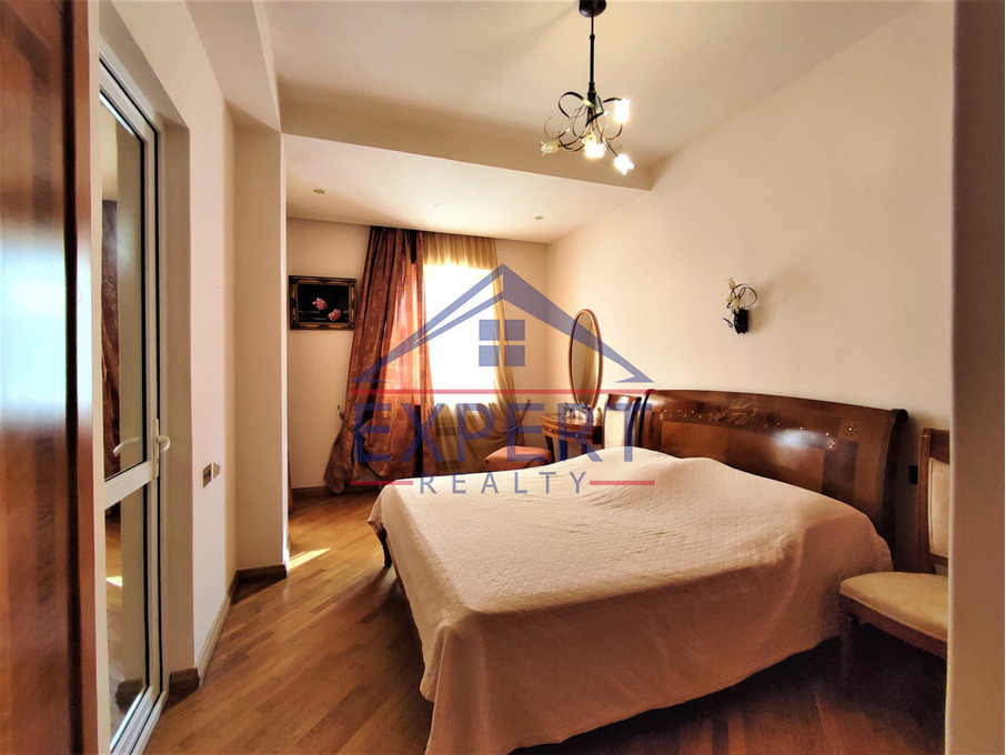 ԿԵՆՏՐՈՆ, ՊՈՒՇԿԻՆԻ ՓՈՂՈՑ, 6 ՍԵՆՅԱԿ