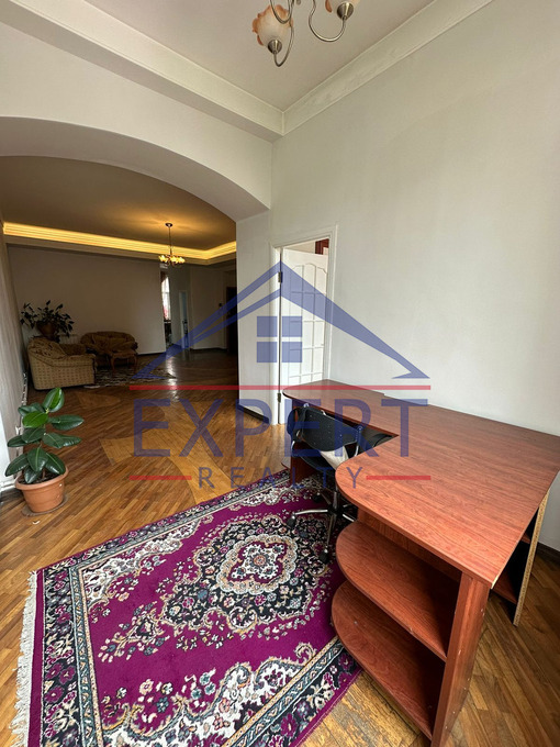 ԿԵՆՏՐՈՆ ԱՄԻՐՅԱՆ ՓՈՂՈՑ, 3 ՍԵՆՅԱԿ