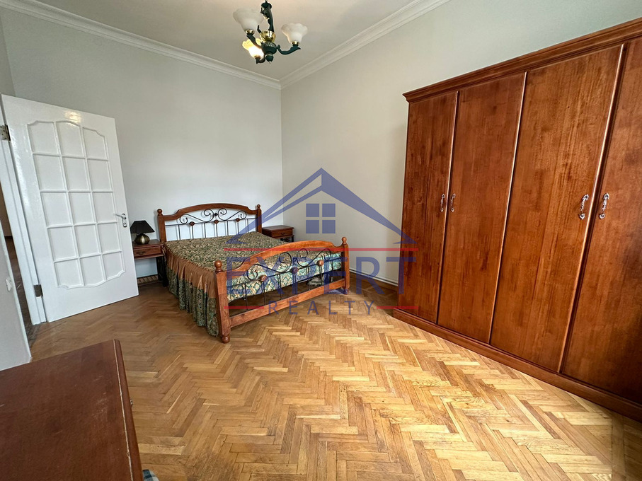 ԿԵՆՏՐՈՆ ԱՄԻՐՅԱՆ ՓՈՂՈՑ, 3 ՍԵՆՅԱԿ