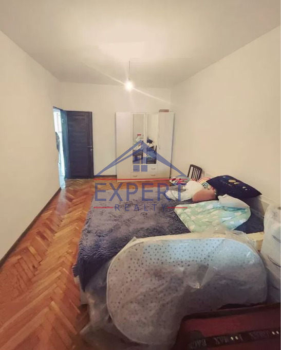 ԱՐԱԲԿԻՐ, ՎՐԱՑԱԿԱՆ ՓՈՂՈՑ, 5 ՍԵՆՅԱԿ