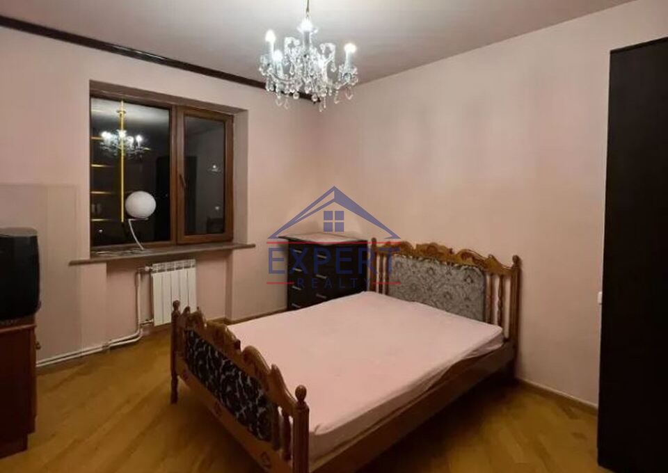 ՔԱՆԱՔԵՌ ԶԵՅԹՈՒՆ, ԴԱՎԻԹ ԱՆՀԱՂԹԻ ՓՈՂՈՑ, 3 ՍԵՆՅԱԿ