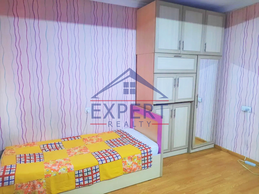 ԱՐԱԲԿԻՐ, ԱՐԱՄ ԽԱՉԱՏՐՅԱՆ ՓՈՂՈՑ, 3 ՍԵՆՅԱԿ