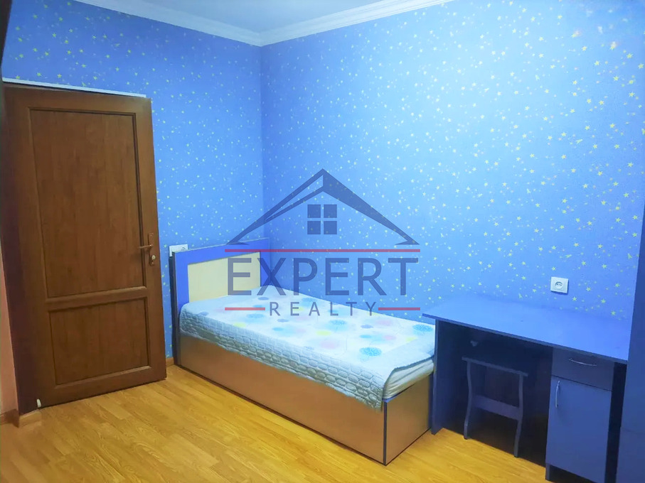 ԱՐԱԲԿԻՐ, ԱՐԱՄ ԽԱՉԱՏՐՅԱՆ ՓՈՂՈՑ, 3 ՍԵՆՅԱԿ