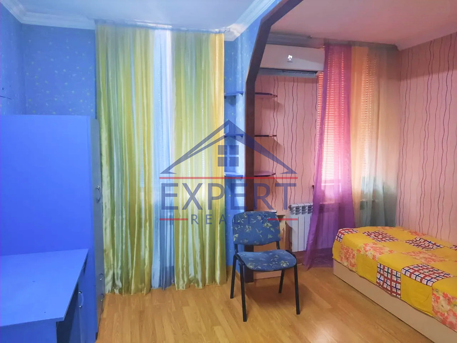 ԱՐԱԲԿԻՐ, ԱՐԱՄ ԽԱՉԱՏՐՅԱՆ ՓՈՂՈՑ, 3 ՍԵՆՅԱԿ