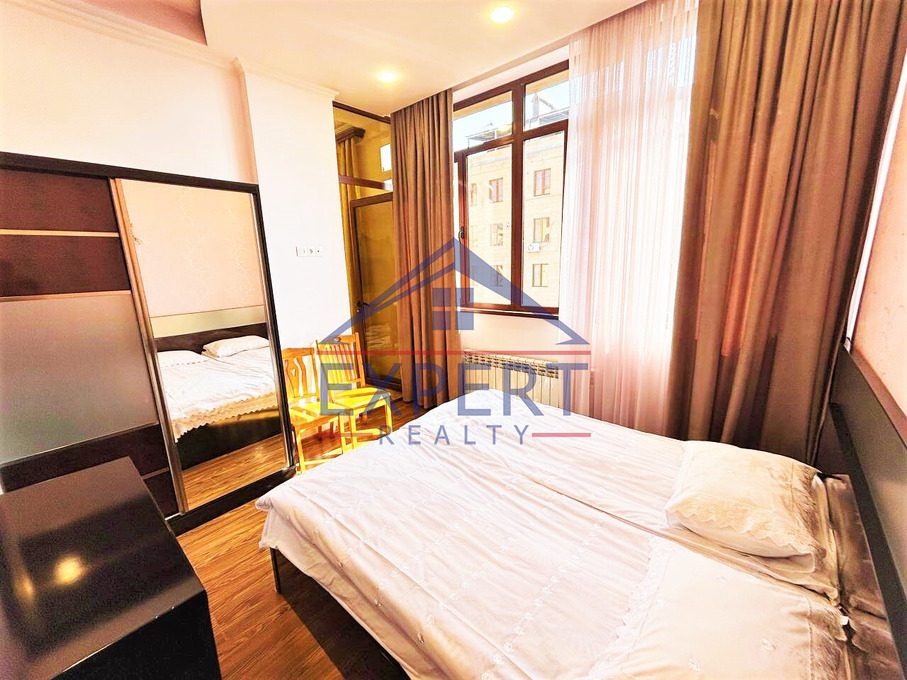 ԿԵՆՏՐՈՆ, ԱՐԱՄԻ ՓՈՂՈՑ, 3 ՍԵՆՅԱԿ