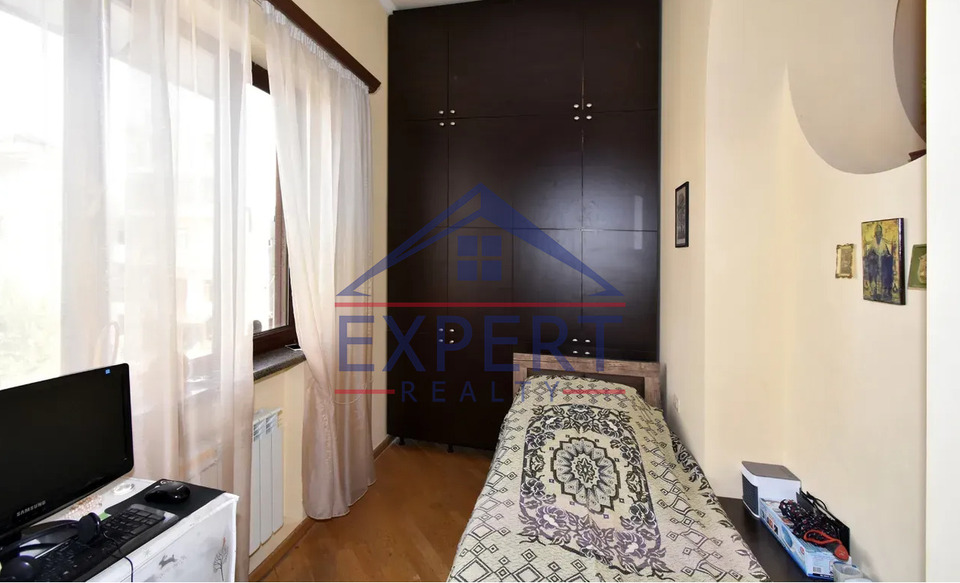 ԿԵՆՏՐՈՆ, ՄՈՍԿՈՎՅԱՆ ՓՈՂՈՑ, 5 ՍԵՆՅԱԿ