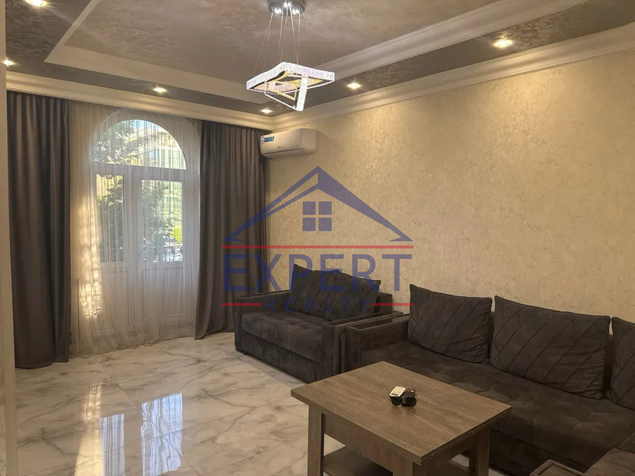 ԿԵՆՏՐՈՆ, ՏԻԳՐԱՆ ՄԵԾԻ ՊՈՂՈՏԱ, 2 ՍԵՆՅԱԿ