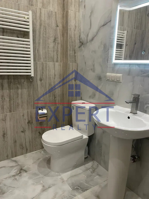 ԿԵՆՏՐՈՆ, ՏԻԳՐԱՆ ՄԵԾԻ ՊՈՂՈՏԱ, 2 ՍԵՆՅԱԿ