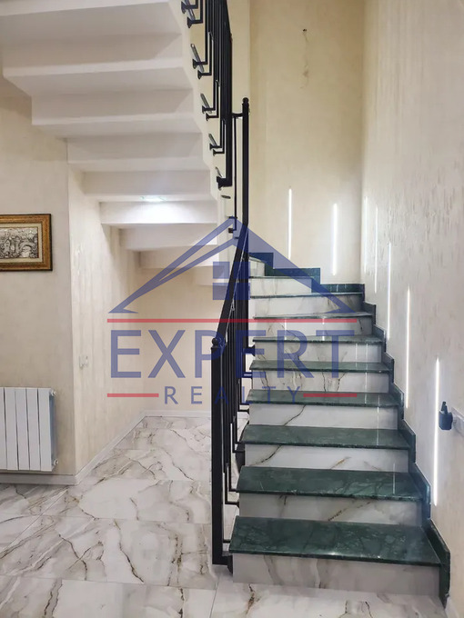 ԱՎԱՆ, ՆՎԵՐ ՍԱՖԱՐՅԱՆ ՓՈՂՈՑ, 5 ՍԵՆՅԱԿ