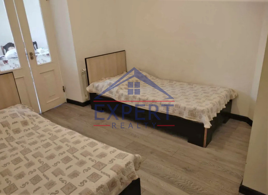 ԿԵՆՏՐՈՆ, ՏԻԳՐԱՆ ՄԵԾԻ ՊՈՂՈՏԱ, 3 ՍԵՆՅԱԿ