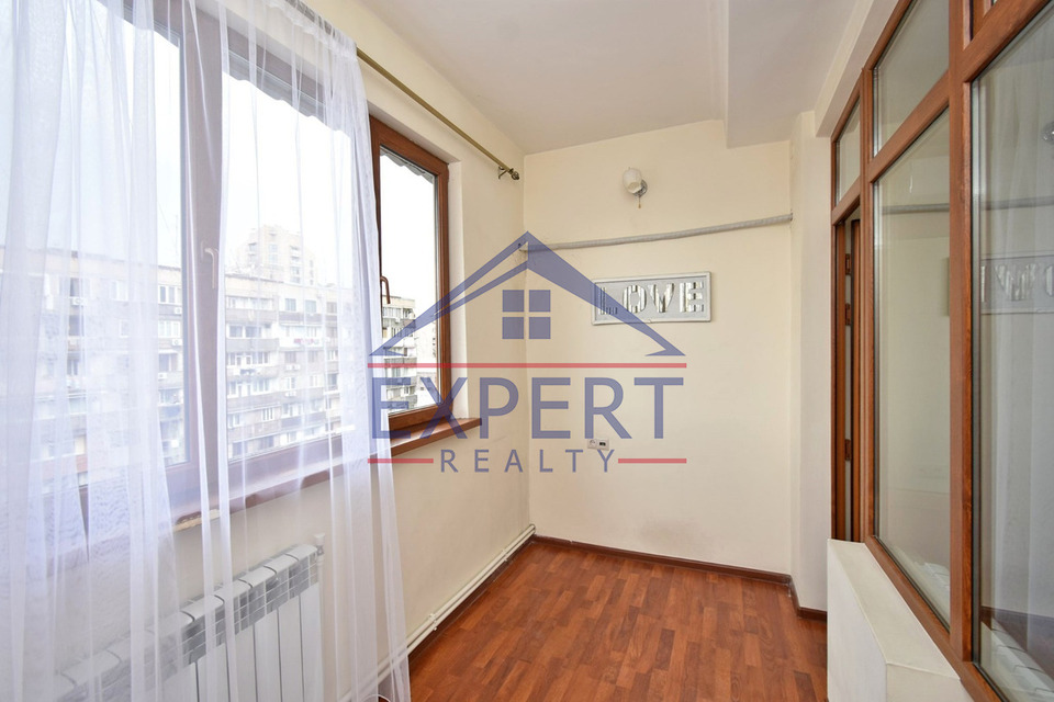 ԿԵՆՏՐՈՆ, ՄԱՇՏՈՑԻ ՊՈՂՈՏԱ, 3 ՍԵՆՅԱԿ