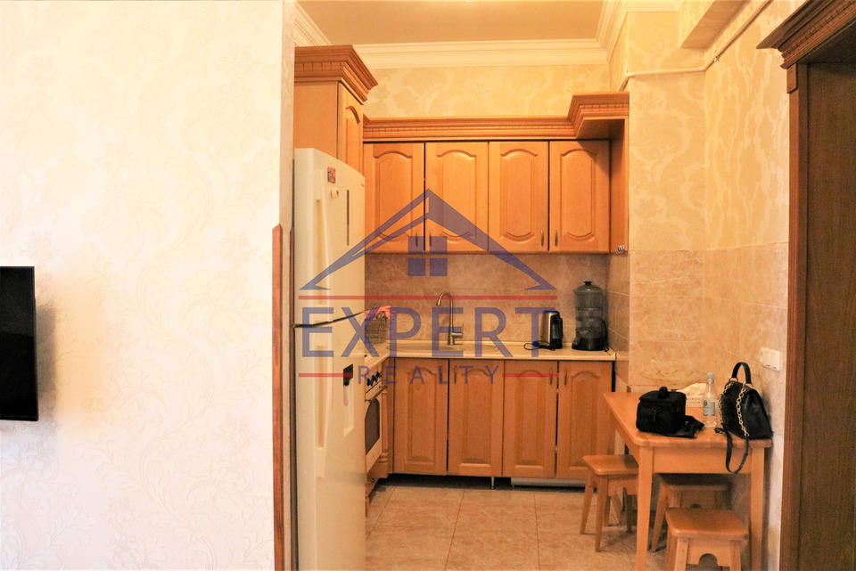 ԱՐԱԲԿԻՐ, ՀՐԱՉՅԱ ՔՈՉԱՐԻ ՓՈՂՈՑ, 3 ՍԵՆՅԱԿ