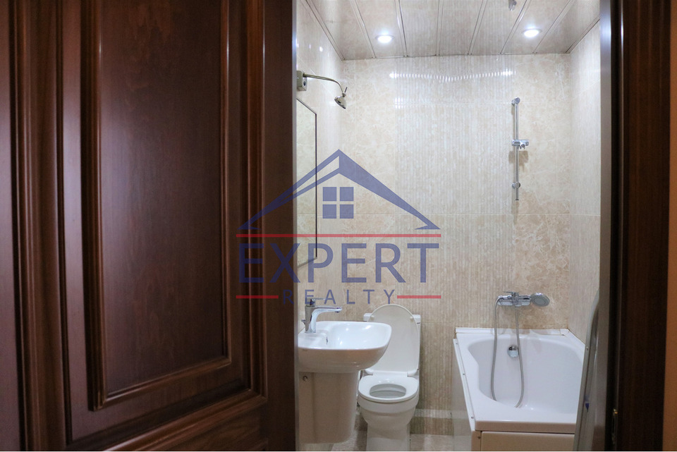 ԱՐԱԲԿԻՐ, ՀՐԱՉՅԱ ՔՈՉԱՐԻ ՓՈՂՈՑ, 3 ՍԵՆՅԱԿ