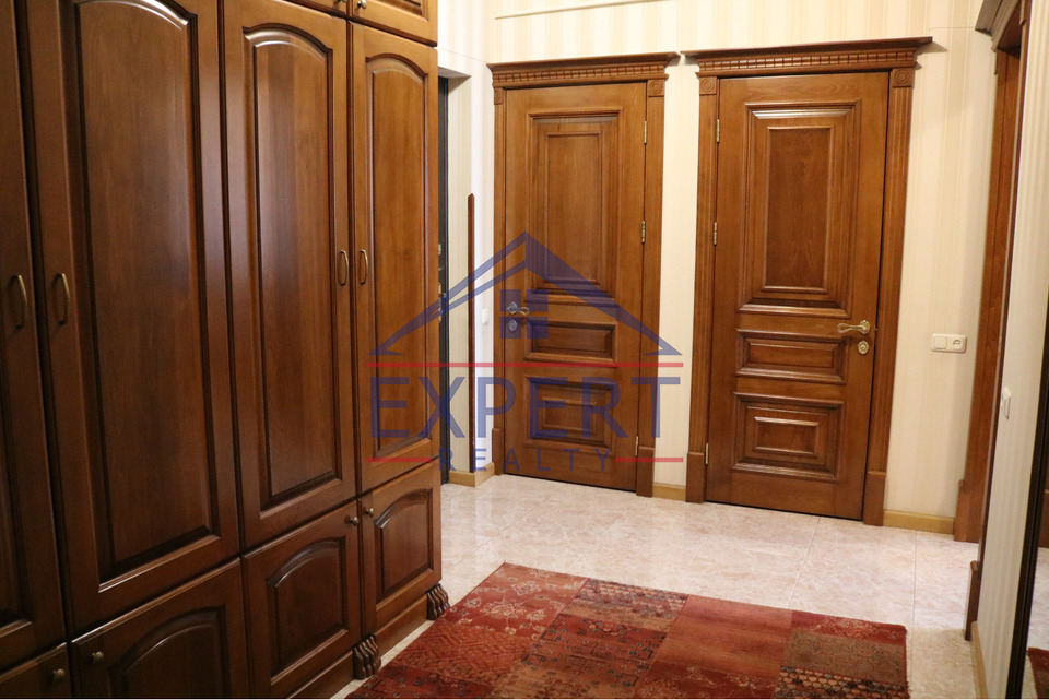 ԱՐԱԲԿԻՐ, ՀՐԱՉՅԱ ՔՈՉԱՐԻ ՓՈՂՈՑ, 3 ՍԵՆՅԱԿ