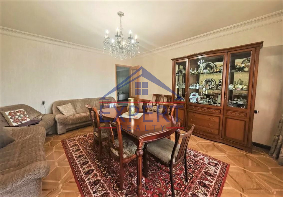 ԷՐԵԲՈՒՆԻ, ԱԶԱՏԱՄԱՐՏԻԿՆԵՐԻ ՓՈՂՈՑ, 3 ՍԵՆՅԱԿ