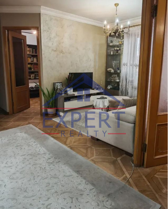 ԷՐԵԲՈՒՆԻ, ԱԶԱՏԱՄԱՐՏԻԿՆԵՐԻ ՓՈՂՈՑ, 3 ՍԵՆՅԱԿ