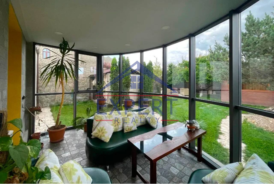 ԱՋԱՓՆՅԱԿ, ՍԻԼԻԿՅԱՆ Թ, 5 ՍԵՆՅԱԿ