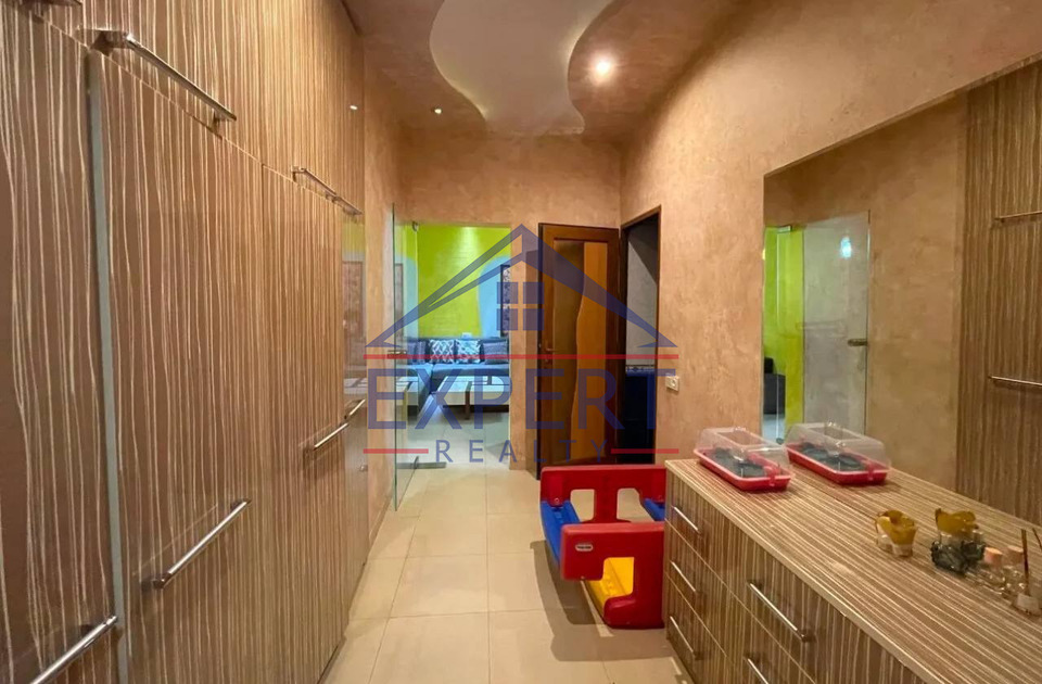 ԱՋԱՓՆՅԱԿ, ՍԻԼԻԿՅԱՆ Թ, 5 ՍԵՆՅԱԿ