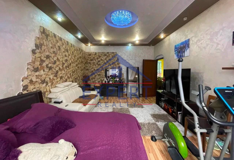 ԱՋԱՓՆՅԱԿ, ՍԻԼԻԿՅԱՆ Թ, 5 ՍԵՆՅԱԿ