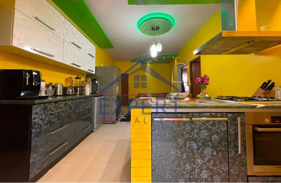 ԱՋԱՓՆՅԱԿ, ՍԻԼԻԿՅԱՆ Թ, 5 ՍԵՆՅԱԿ