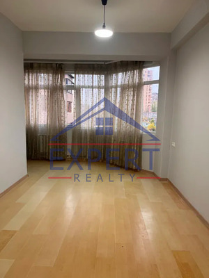 ԿԵՆՏՐՈՆ, ԼԵՌ ԿԱՄՍԱՐԻ ՓՈՂՈՑ, 4 ՍԵՆՅԱԿ