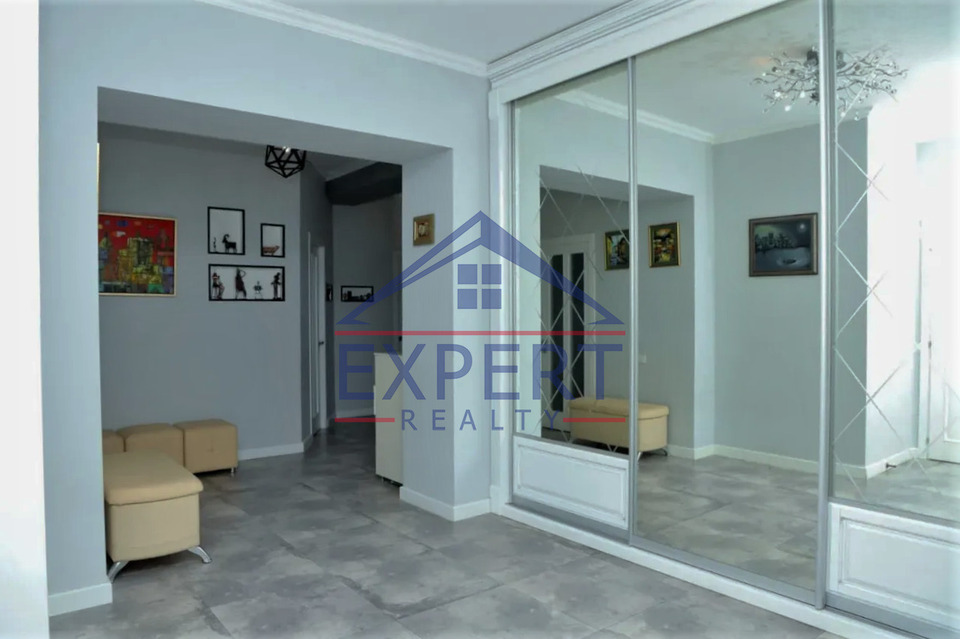 ԱՋԱՓՆՅԱԿ, ՇԻՆԱՐԱՐՆԵՐԻ ՓՈՂՈՑ, 4 ՍԵՆՅԱԿ