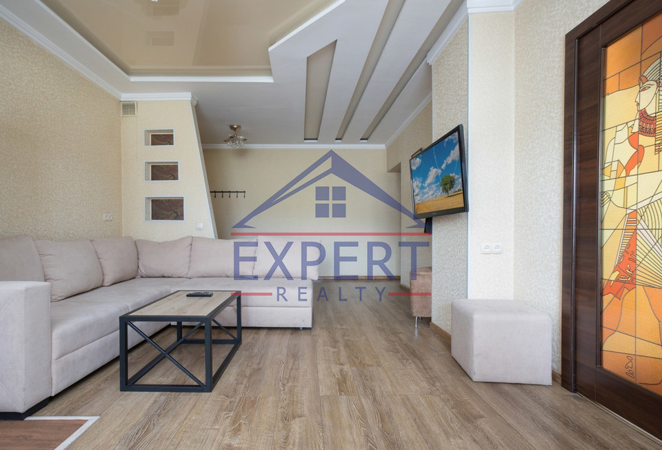 ԿԵՆՏՐՈՆ, ՍԱՅԱԹ ՆՈՎԱ ՊՈՂՈՏԱ, 4 ՍԵՆՅԱԿ