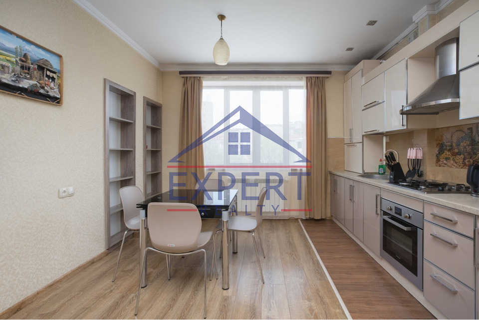 ԿԵՆՏՐՈՆ, ՍԱՅԱԹ ՆՈՎԱ ՊՈՂՈՏԱ, 4 ՍԵՆՅԱԿ