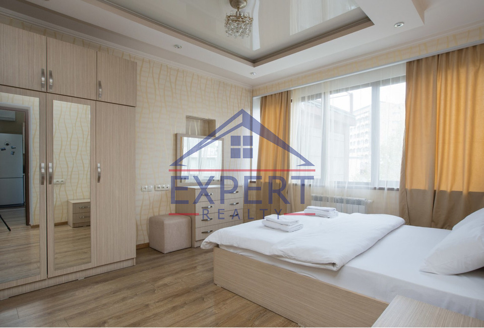 ԿԵՆՏՐՈՆ, ՍԱՅԱԹ ՆՈՎԱ ՊՈՂՈՏԱ, 4 ՍԵՆՅԱԿ