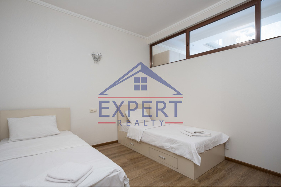 ԿԵՆՏՐՈՆ, ՍԱՅԱԹ ՆՈՎԱ ՊՈՂՈՏԱ, 4 ՍԵՆՅԱԿ