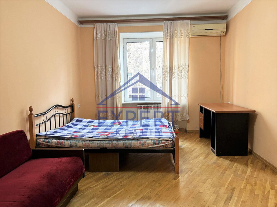 ԿԵՆՏՐՈՆ, ԶԱՔՅԱՆ ՓՈՂՈՑ, 3 ՍԵՆՅԱԿ